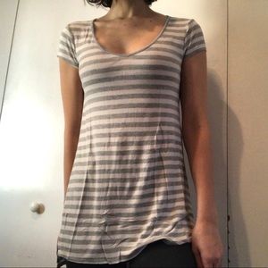 Long v-neck tee